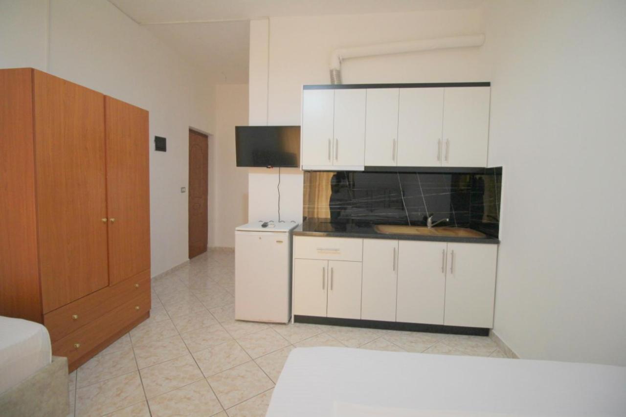 Hotel Vila Vilson Sarandë Quarto foto