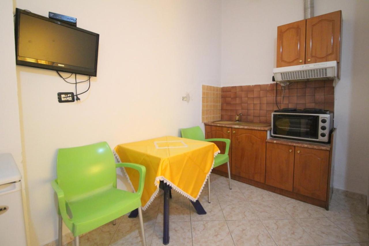 Hotel Vila Vilson Sarandë Quarto foto